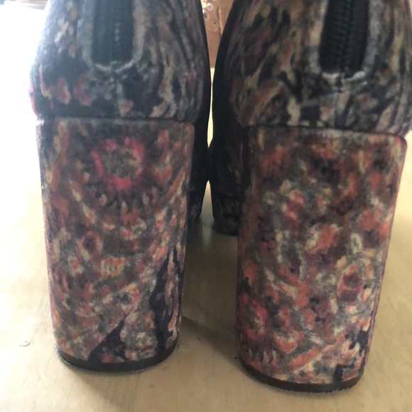 70s Style Velvet Tapestry Platform Booties, 7 - Picture 3 of 6
